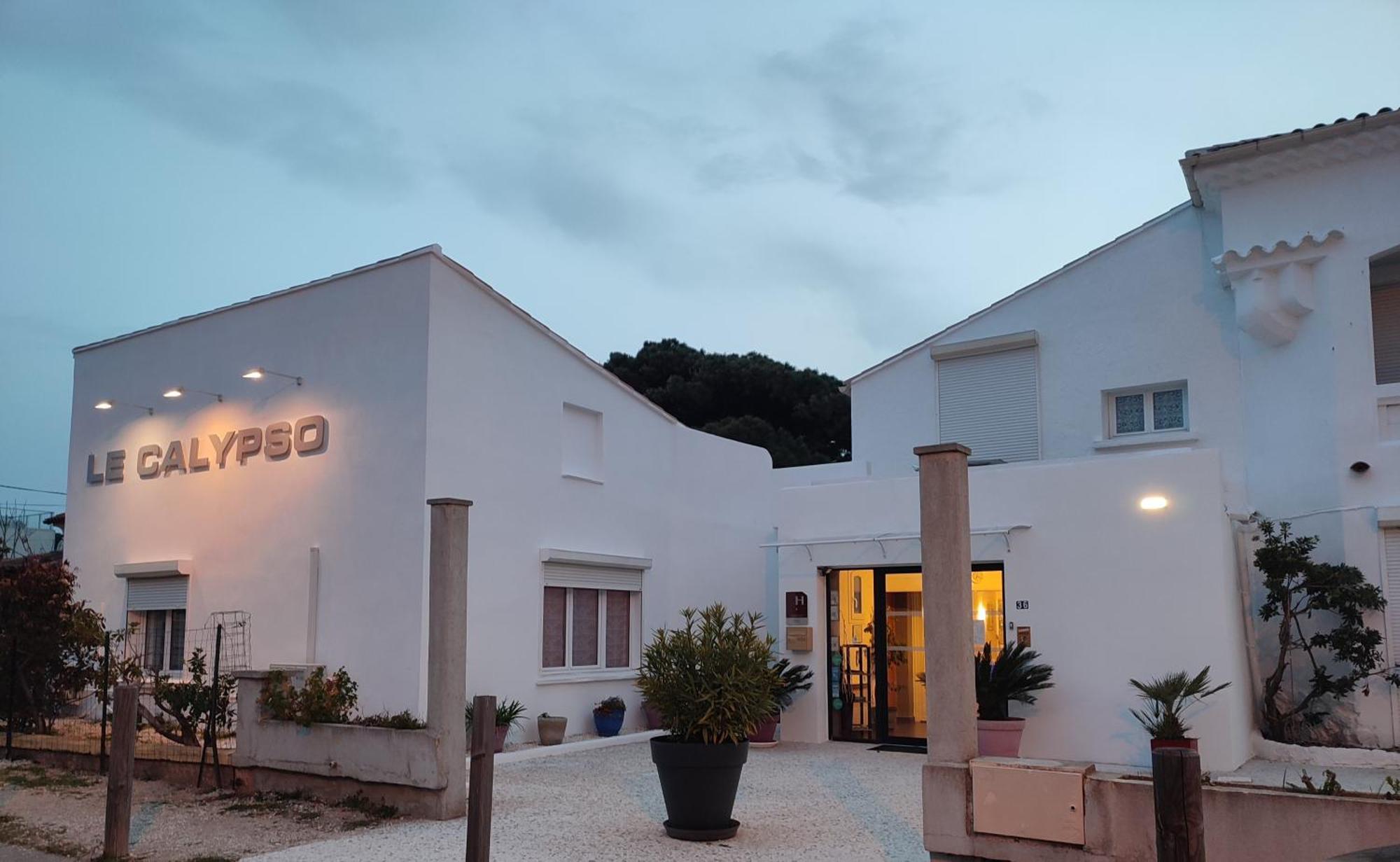 Hotel Le Calypso Ιέρ Εξωτερικό φωτογραφία