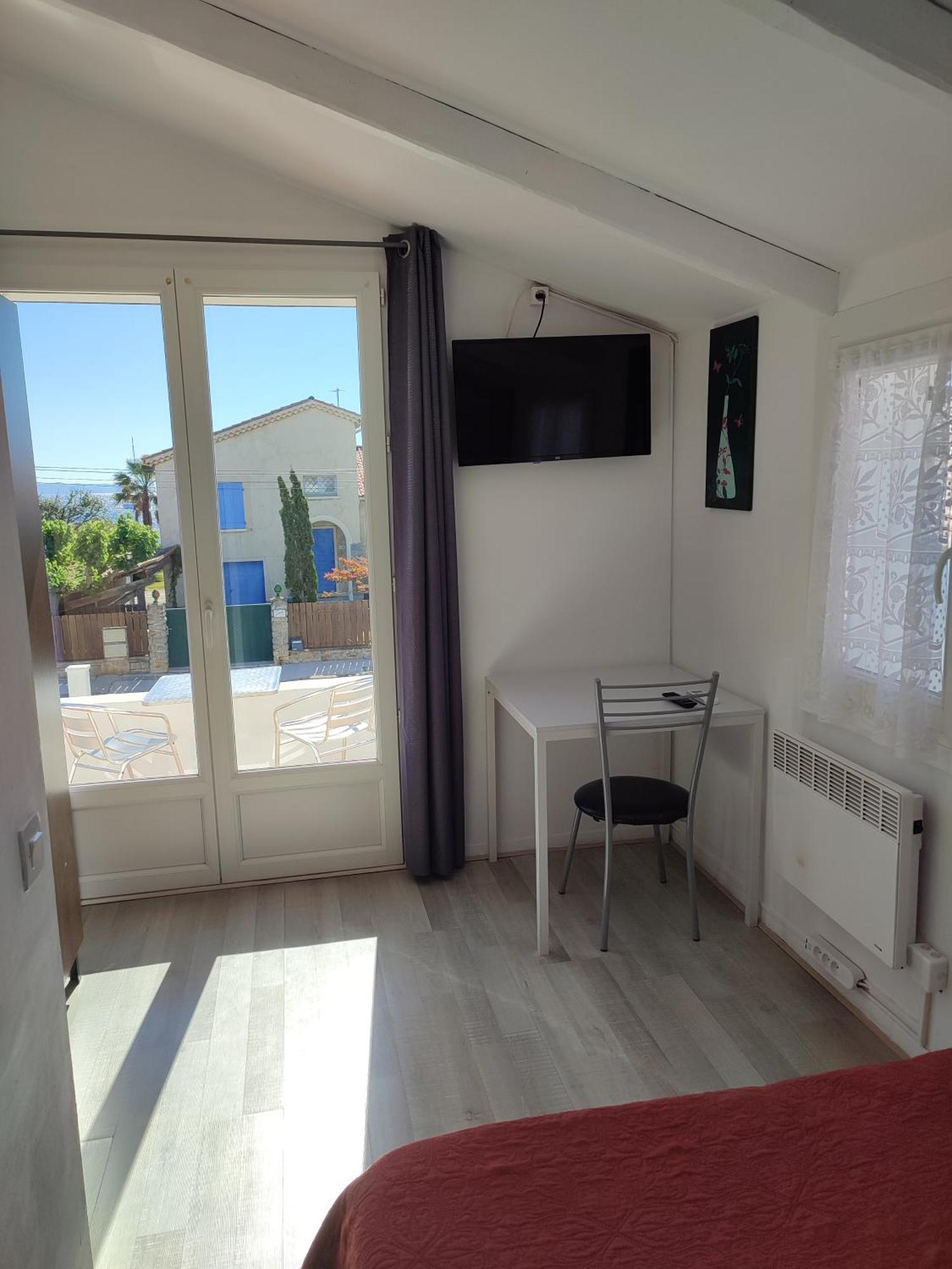 Hotel Le Calypso Ιέρ Εξωτερικό φωτογραφία